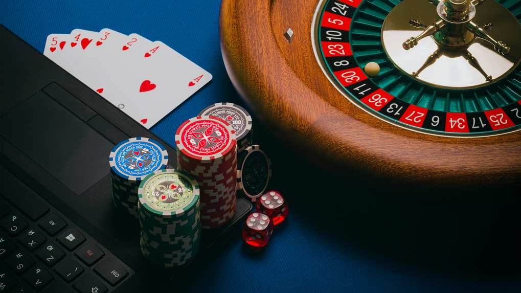 Differences Between Online and Land-Based Casinos Differences Between Online and Land-Based Casinos